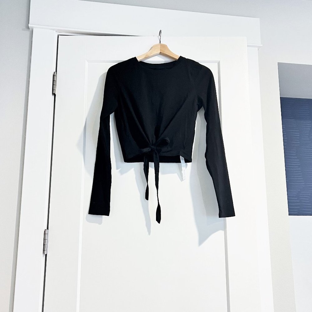 Lululemon Yoga and Restore Long Sleeve Wrap Crop Top/Tee Black Size 8/Medium